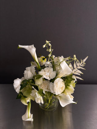 Monochromatic white centerpiece