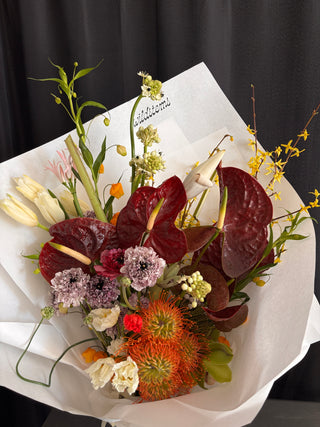 TROPICAL & SCULPTURAL