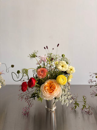 small dinner centerpiece in silver vase for events in los angeles by Wildstems
garden style, modern florals, artful event florals
garden roses, ranunculus, curly onion