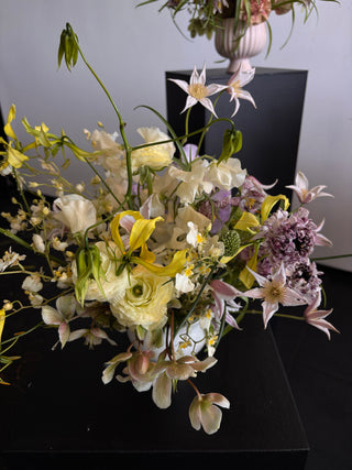 Bouquet of yellow flowers with a blurred background