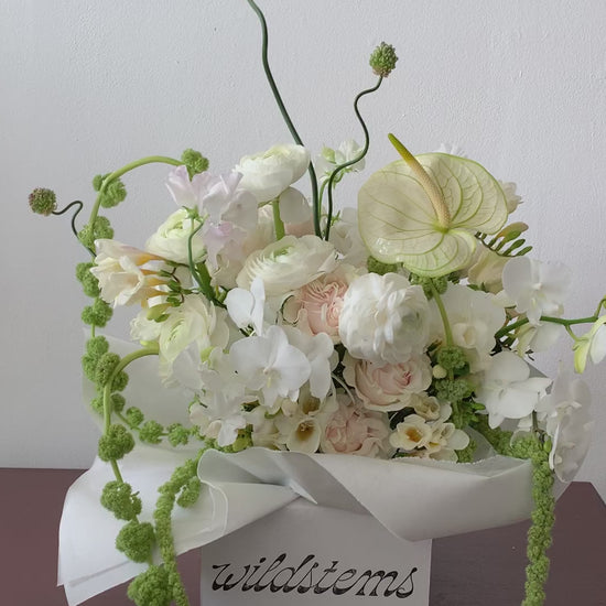 Wildstems los angeles luxurious white flower arrangement 